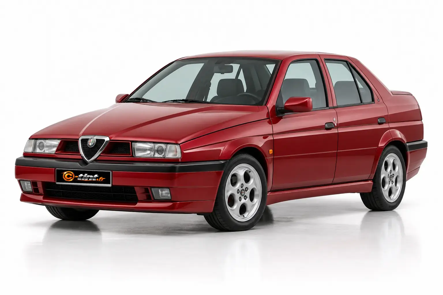 Kit vitre teintée Alfa Romeo 155 Berline, Berline 4 portes, 1992–1998 — vue trois-quarts avant