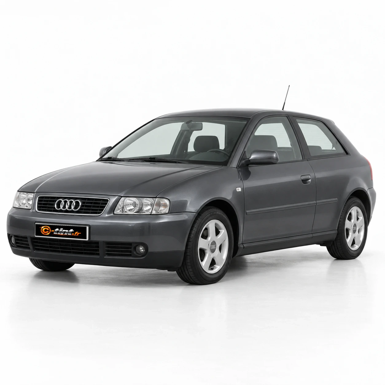 Audi A3 Génération 1, 2001, 3 portes, gris — vue trois-quarts avant
