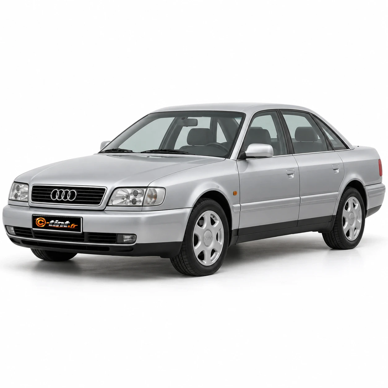 Audi A6 Génération 1 — Berline, 1996, Berline 4 portes, argent — vue trois-quarts avant