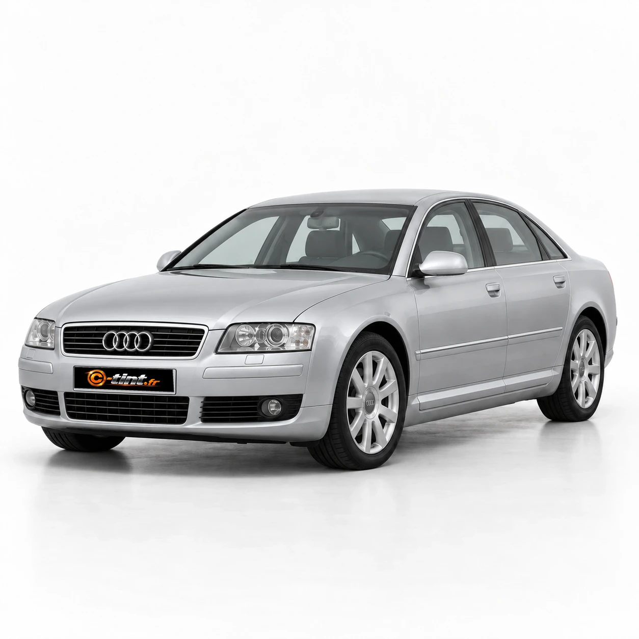 Audi A8 Génération 2 — Courte Berline, 2004, Berline 4 portes, argent — vue trois-quarts avant