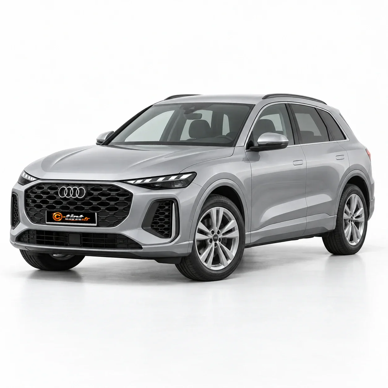 Audi Q5 Génération 3, 2025, SUV / 4x4 5 portes, argent — vue trois-quarts avant