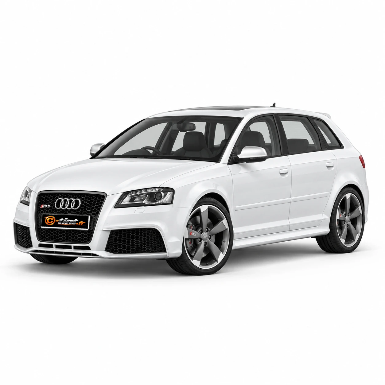 Audi RS3 Génération 1 — Sportback, 2012, 5 portes, blanc — vue trois-quarts avant