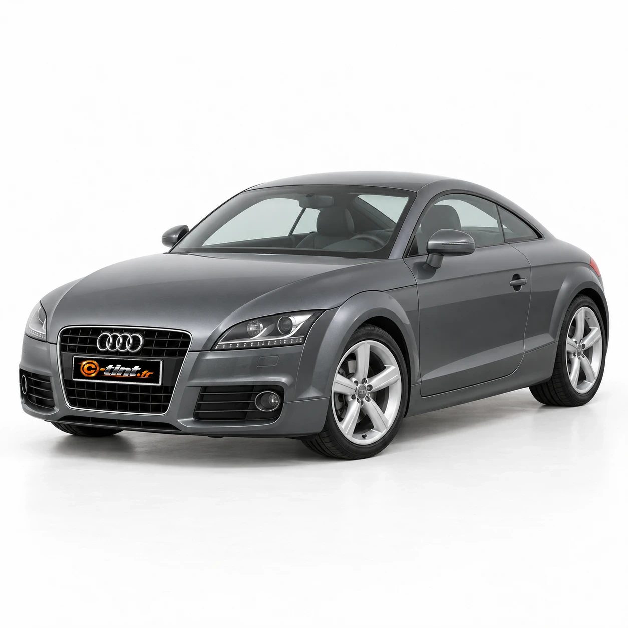 Audi TT Génération 2 — Coupé, 2011, 3 portes, gris — vue trois-quarts avant