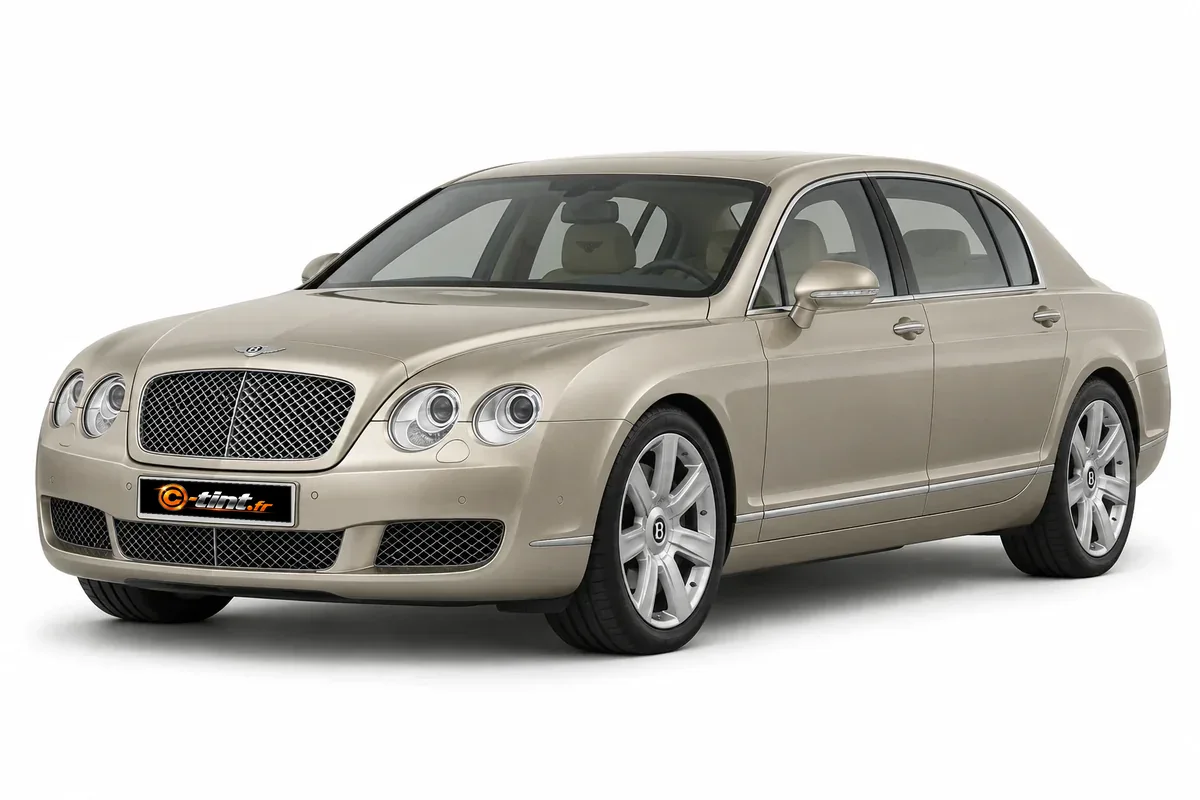 Bentley Flying Spur Génération I, 2008, Berline 4 portes, beige sable métallisé — vue trois-quarts avant