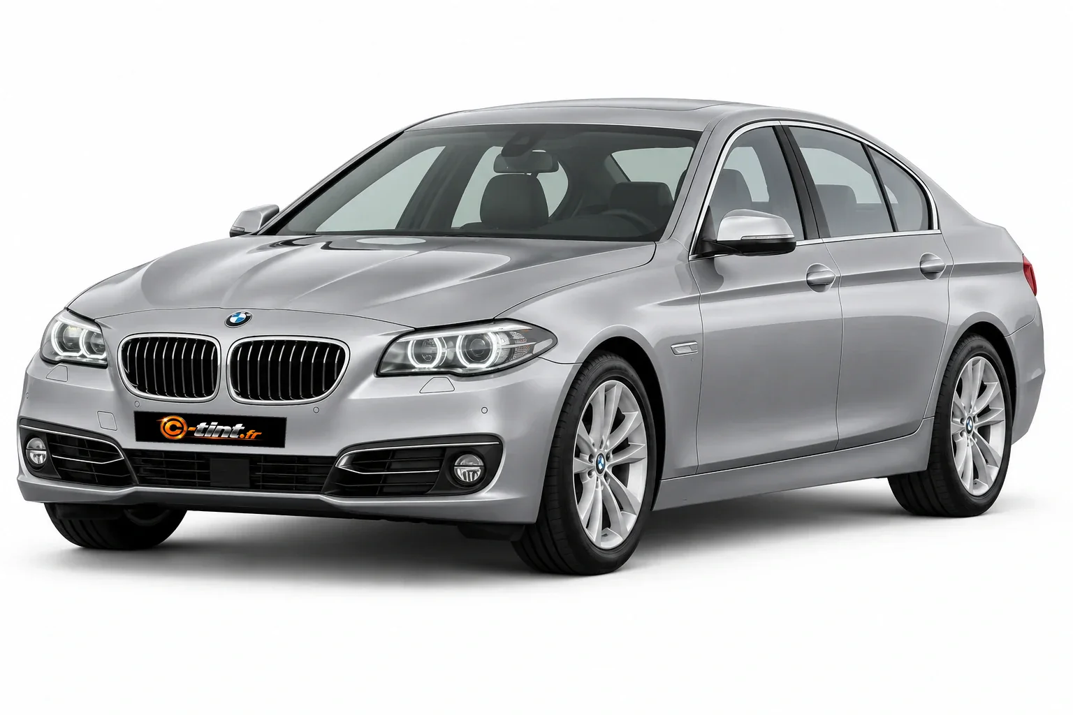 BMW Série 5 / i5 F10 — Génération 7 — Berline, 2016, Berline (4 portes), gris — vue trois-quarts avant