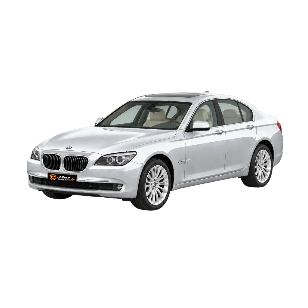 BMW Série 7 / i7 F01 — Génération 5 — Berline, 2015, Berline (4 portes), argent — vue trois-quarts avant