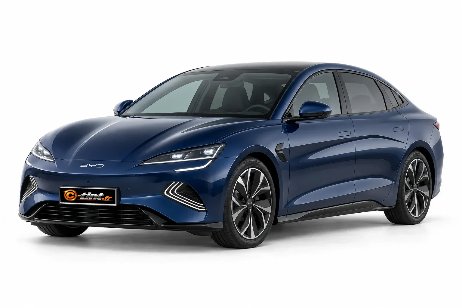 BYD SEAL Électrique — berline, 2024, Berline 4 portes, bleu nuit métallisé — vue trois-quarts avant