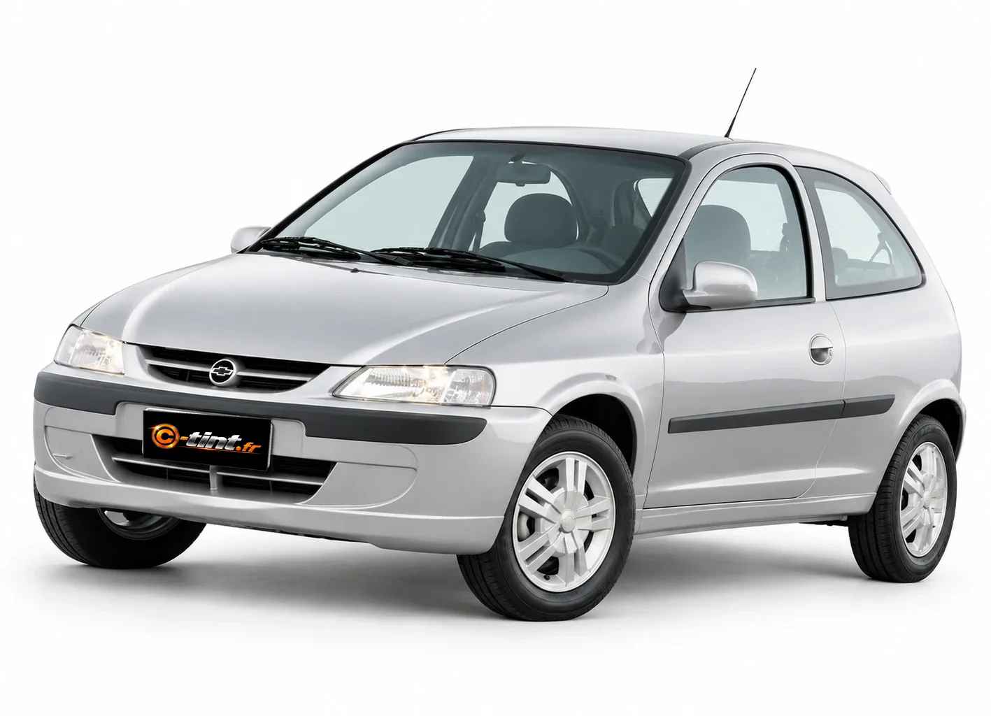 Chevrolet Celta Génération 1, 3 portes — vue trois-quarts avant