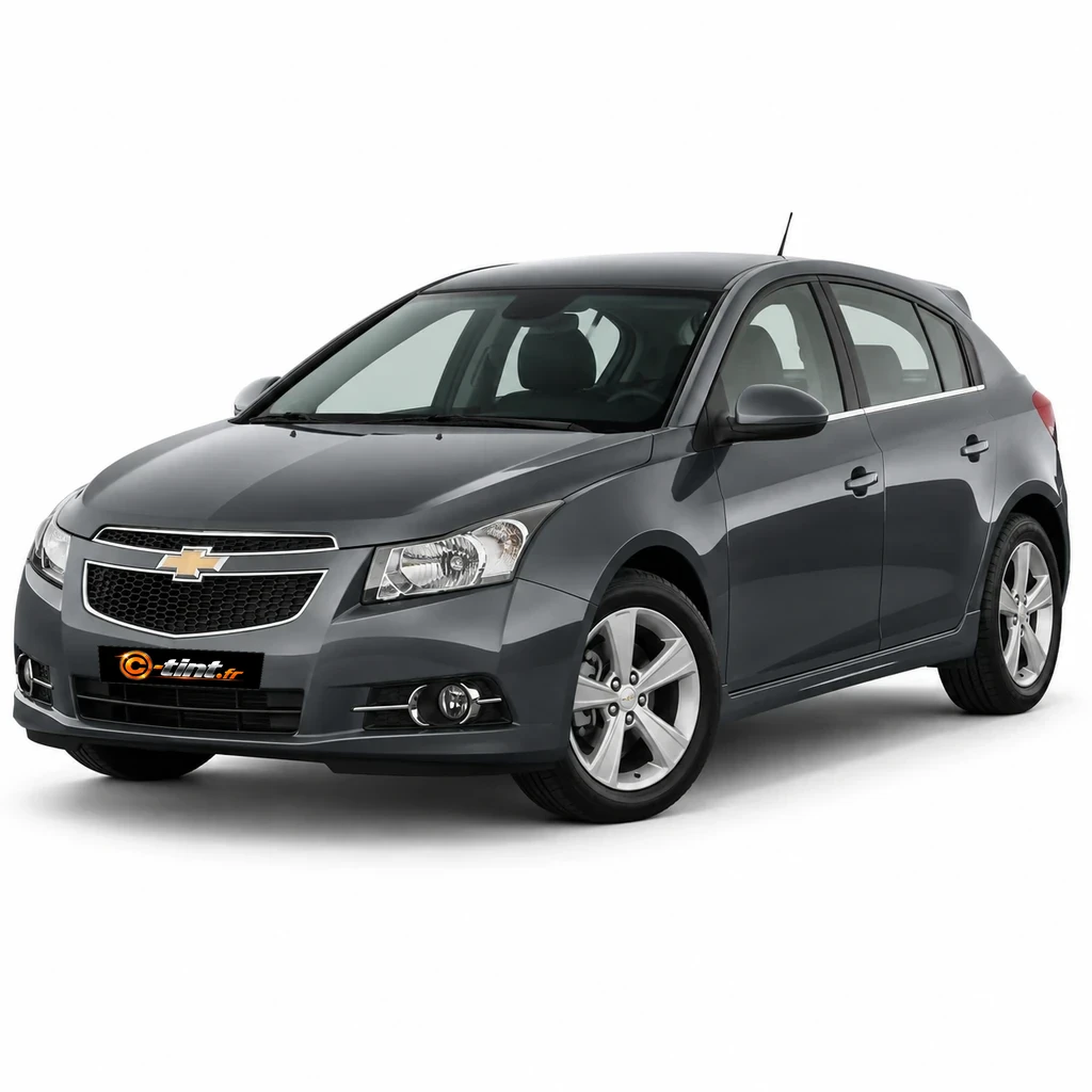 Chevrolet Cruze KL1J — Génération 1 — Hatchback 5 portes, Berline — vue trois-quarts avant
