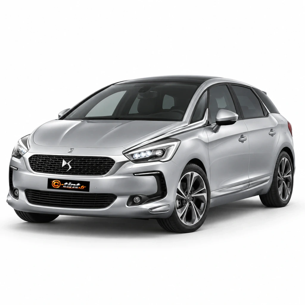 DS 5 KF — Génération 1, 2016, Berline à hayon, argent métallisé — vue trois-quarts avant