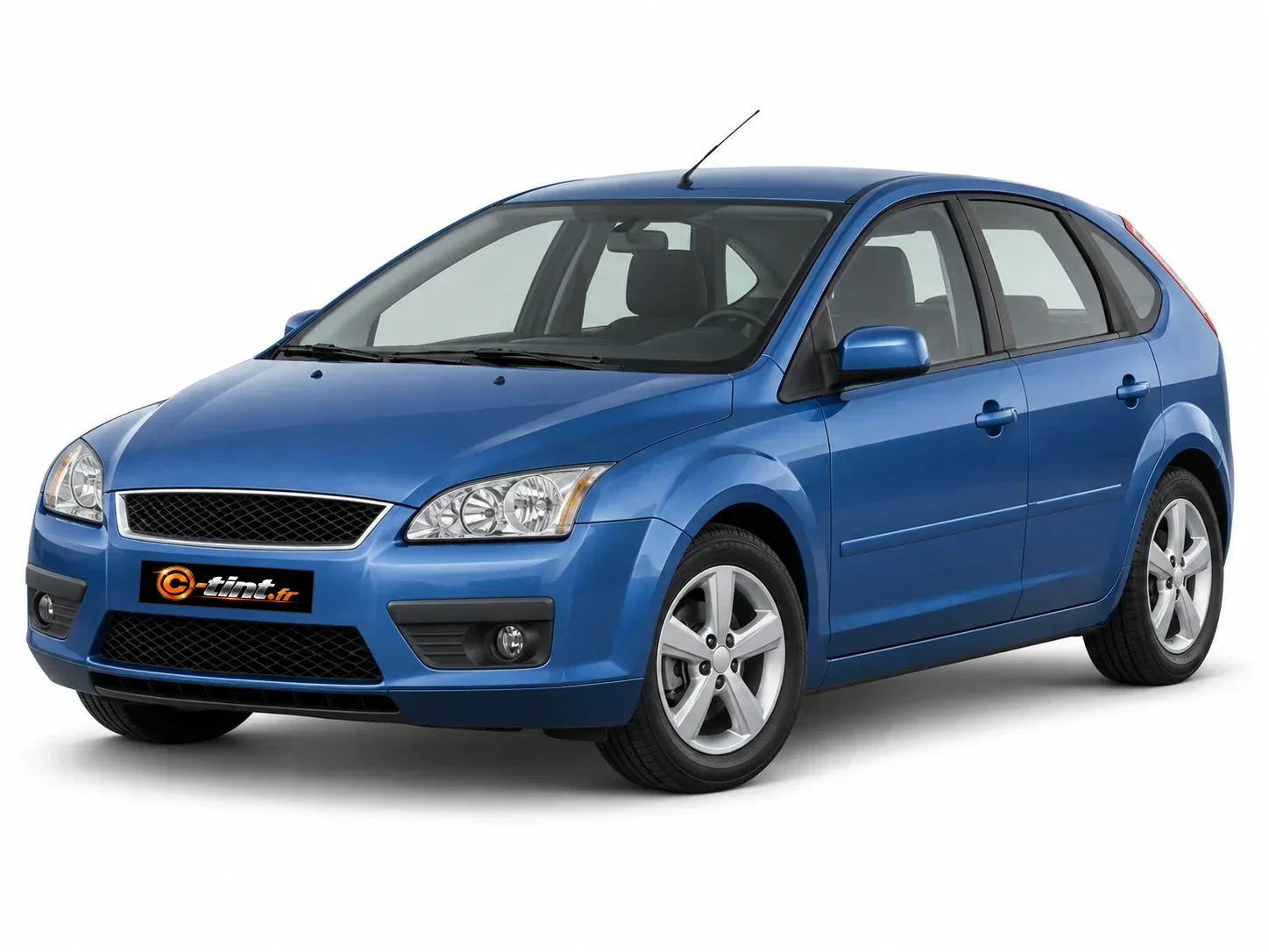 Ford Focus Génération 2 · 5 portes — vue trois-quarts avant