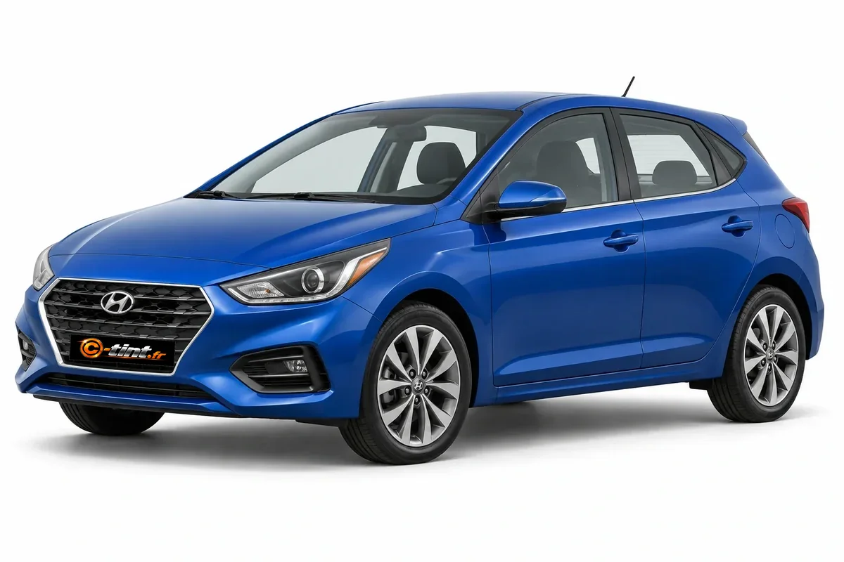 Hyundai Accent HC — Génération 5 — Hayon (Canada), Berline à hayon (5 portes) — vue trois-quarts avant