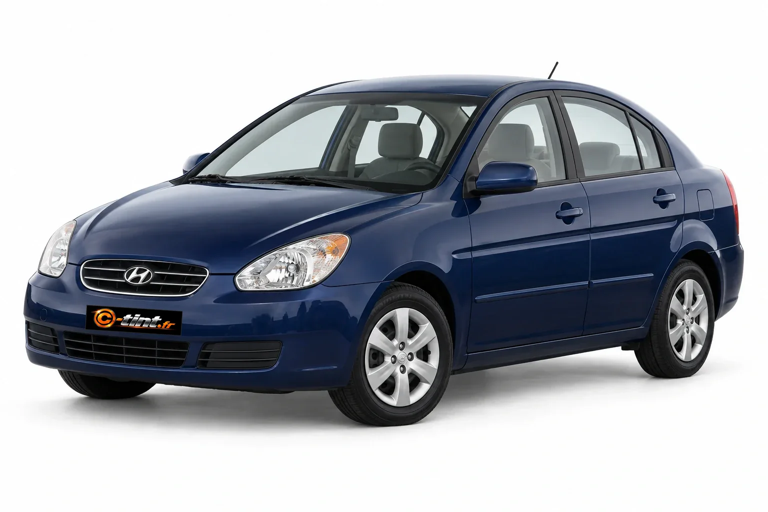 Hyundai Accent MC — Génération 3 — Berline, Berline (4 portes) — vue trois-quarts avant