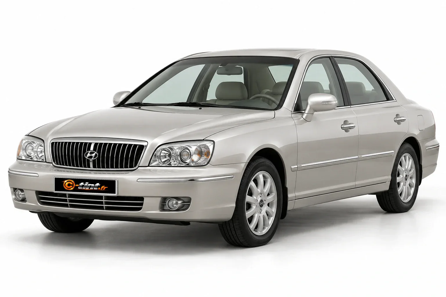 Hyundai Grandeur XG — Génération 3 — Berline, Berline (4 portes) — vue trois-quarts avant