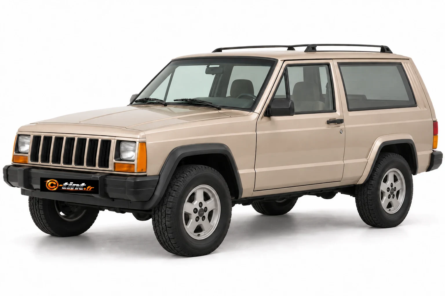 Jeep Cherokee XJ · 3 portes · avec déflecteurs avant · SUV / 4x4 · 3 portes — vue trois-quarts avant