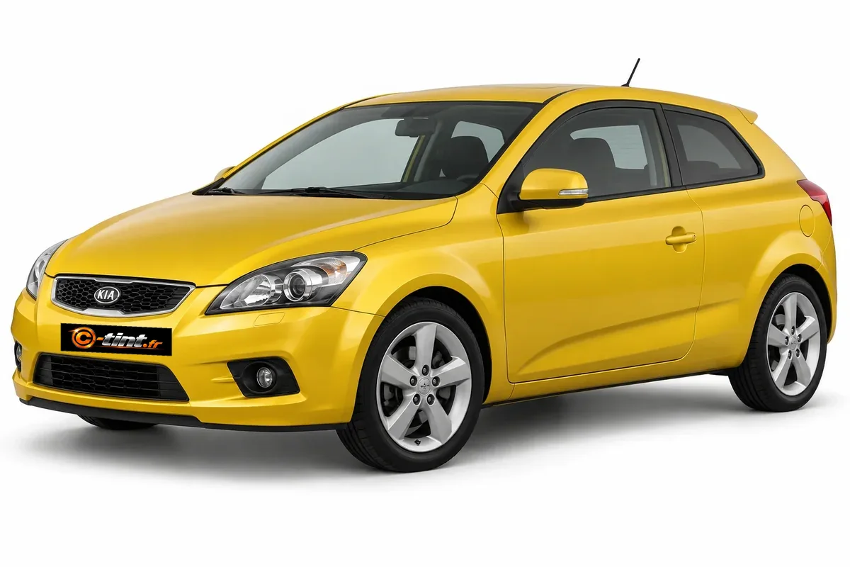 Kia Ceed ED · Génération 1 · pro_cee’d 3 portes · 3 portes — vue trois-quarts avant