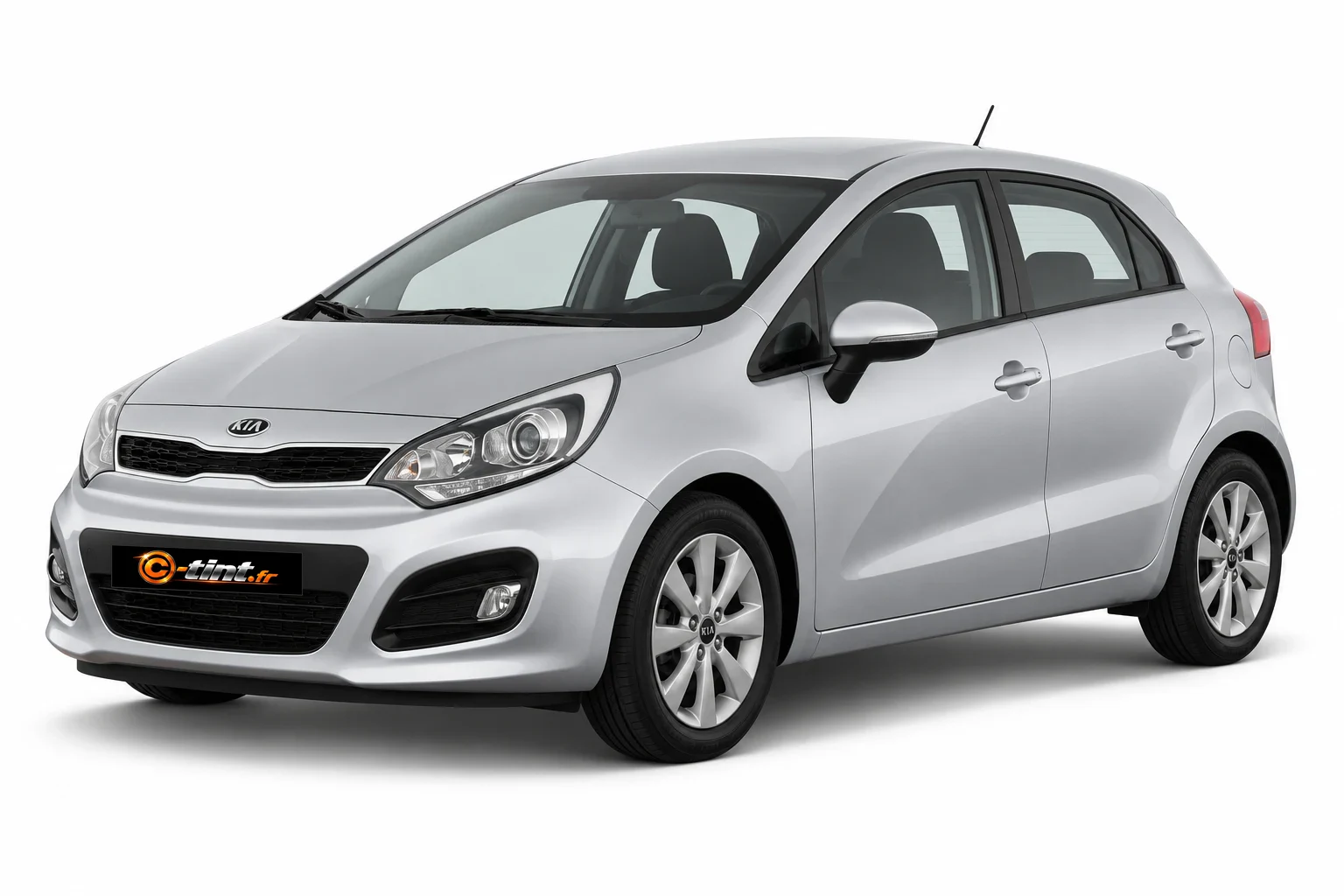 Kia Rio UB · Génération 3 · 5 portes · 5 portes — vue trois-quarts avant