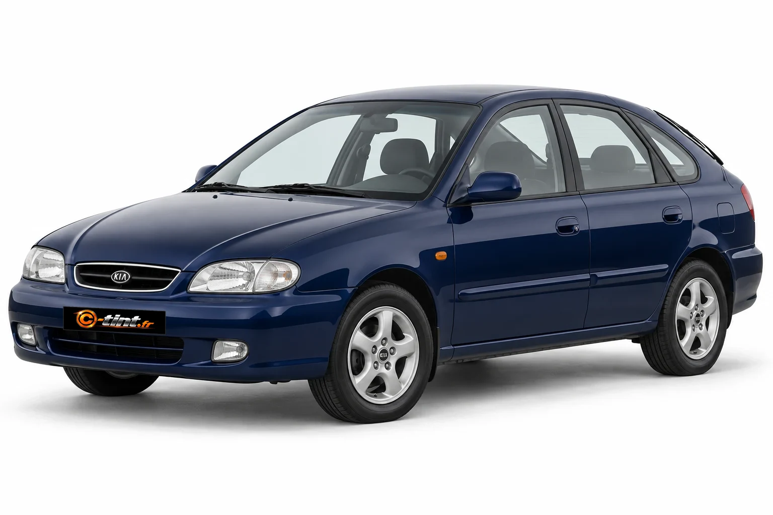 Kia Shuma FB · 5 portes · 5 portes — vue trois-quarts avant