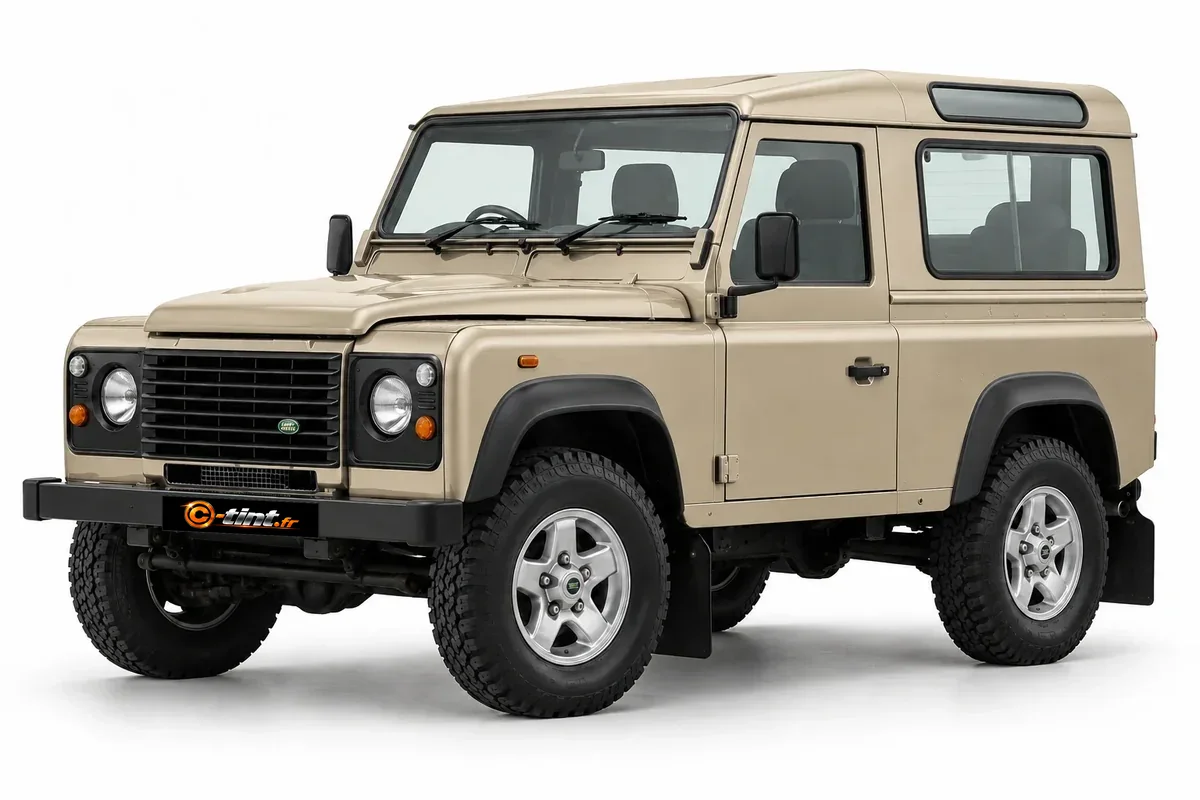 Land Rover Defender Defender classique · 90 · 3 portes · SUV / 4x4 · 3 portes — vue trois-quarts avant