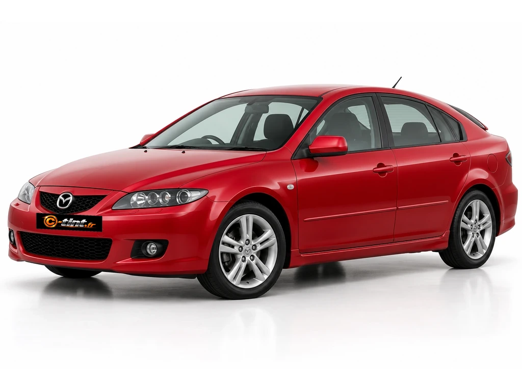 Mazda 6 GG/GY/GG1 — Génération 1 · Berline à hayon · 5 portes — vue trois-quarts avant