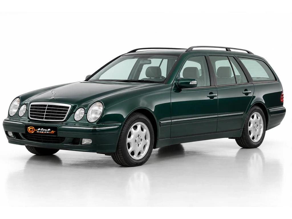 Mercedes-Benz Classe E S210 — Génération 2 — Break · Break · 5 portes — vue trois-quarts avant