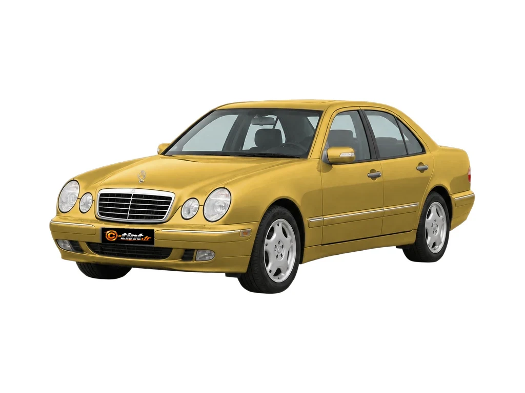 Mercedes-Benz Classe E W210 — Génération 2 — Berline · Berline · 4 portes — vue trois-quarts avant