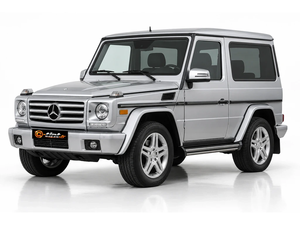 Mercedes-Benz Classe G W463 — Court · Court · 3 portes — vue trois-quarts avant