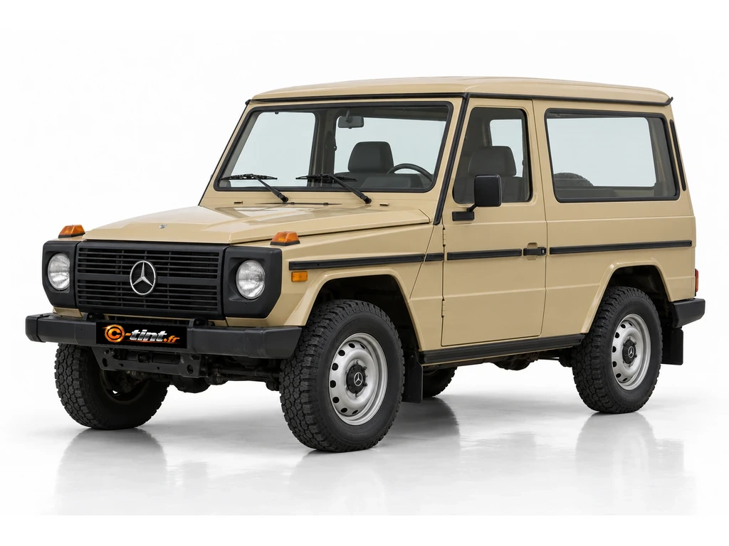 Mercedes-Benz Classe G Court — vitres latérales fixes · Court · 3 portes — vue trois-quarts avant