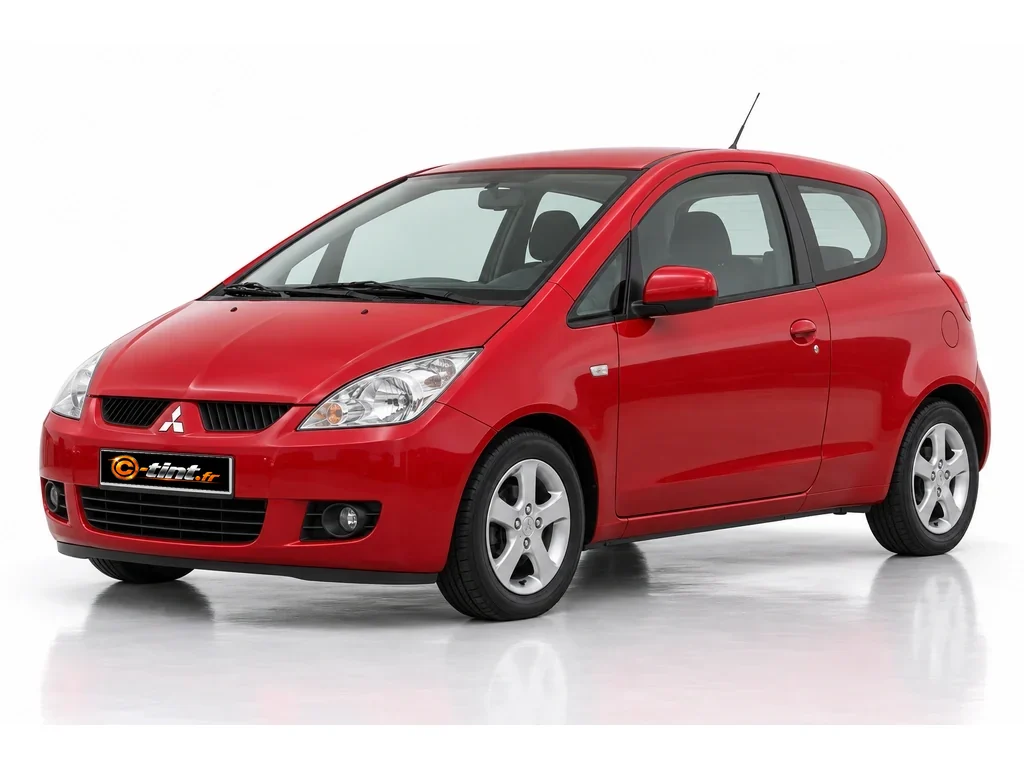 Mitsubishi Colt Z30 — Génération 6 · Compacte à hayon · 3 portes — vue trois-quarts avant vers la gauche