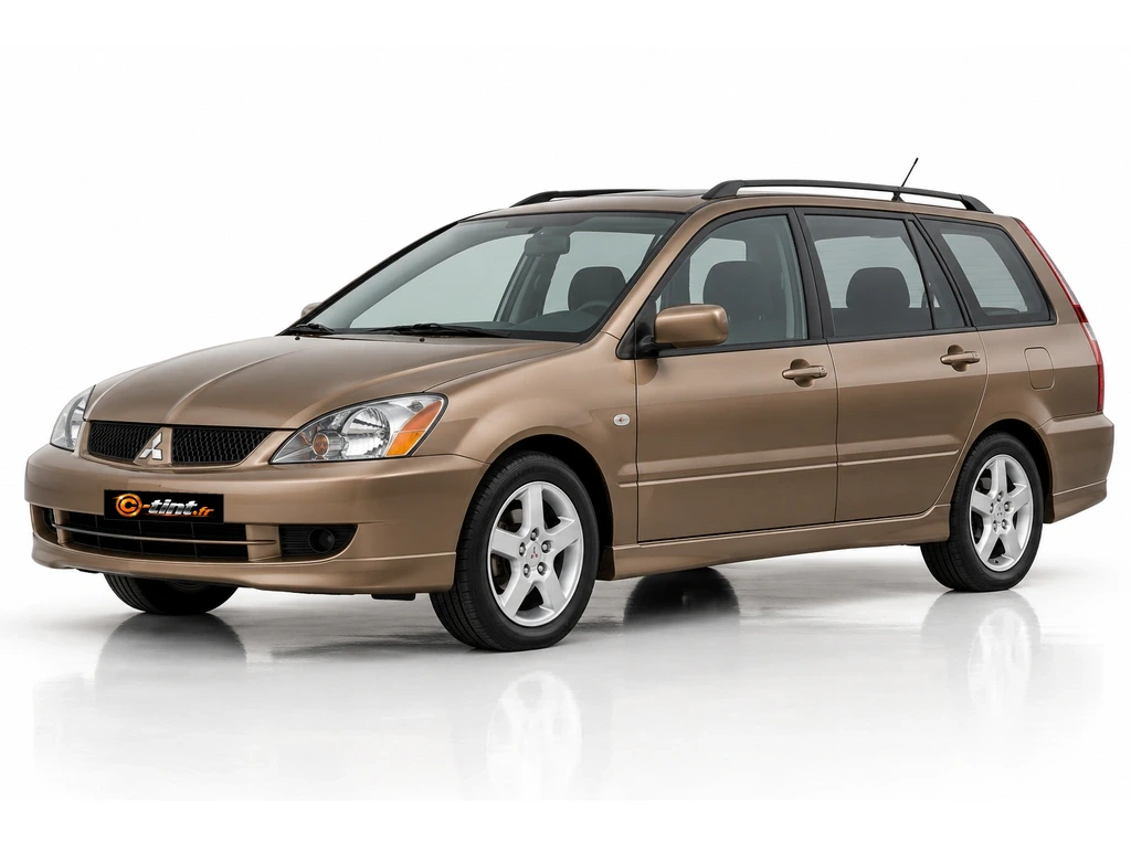 Mitsubishi Lancer CS0 — Génération 7 — SportBack Break · SportBack Break · 5 portes — vue trois-quarts avant vers la gauche