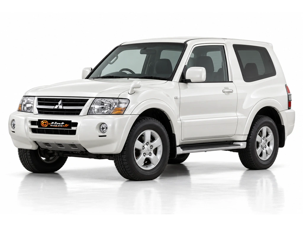 Mitsubishi Pajero V60 — Génération 3 — Court · Court · 3 portes — vue trois-quarts avant vers la gauche