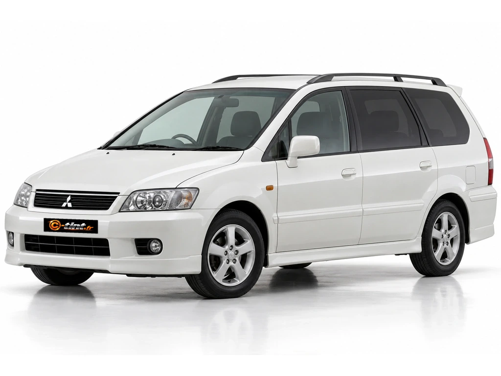 Mitsubishi Space Wagon N50 — Génération 3 — Wagon · Monospace · 5 portes — vue trois-quarts avant vers la gauche