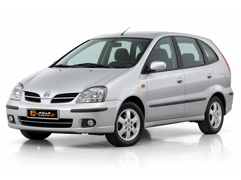 Nissan Almera Tino V10 · Monospace · 5 portes — vue trois-quarts avant vers la gauche