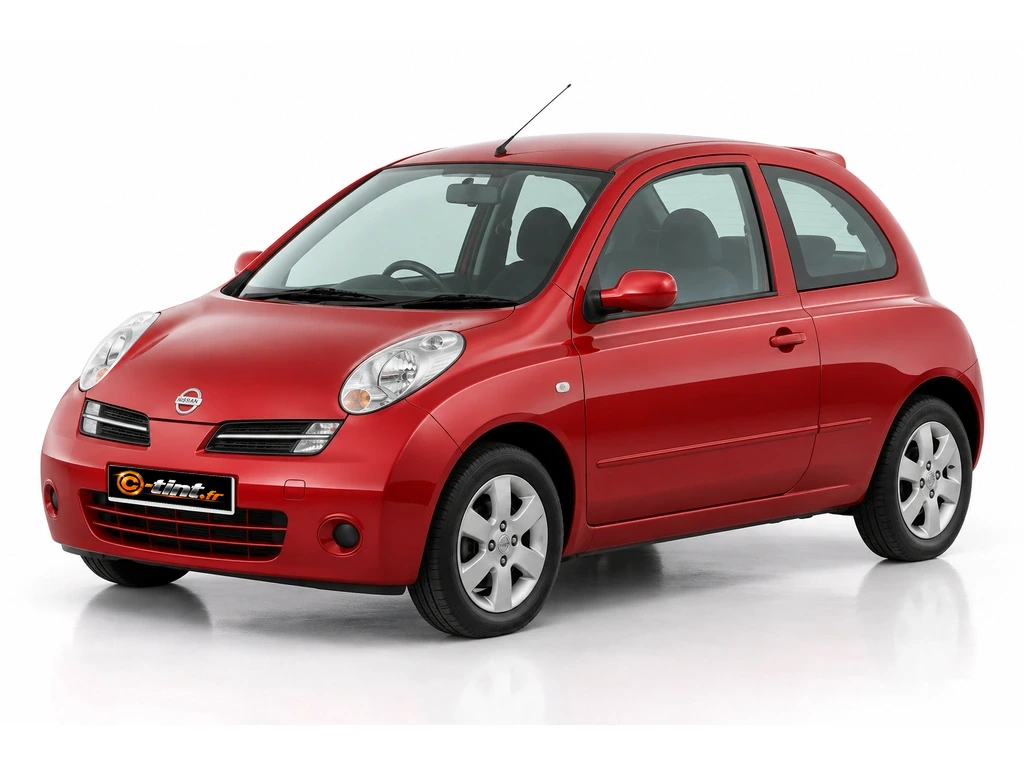 Nissan Micra K12 — Génération 3 · Berline compacte · 3 portes — vue trois-quarts avant vers la gauche