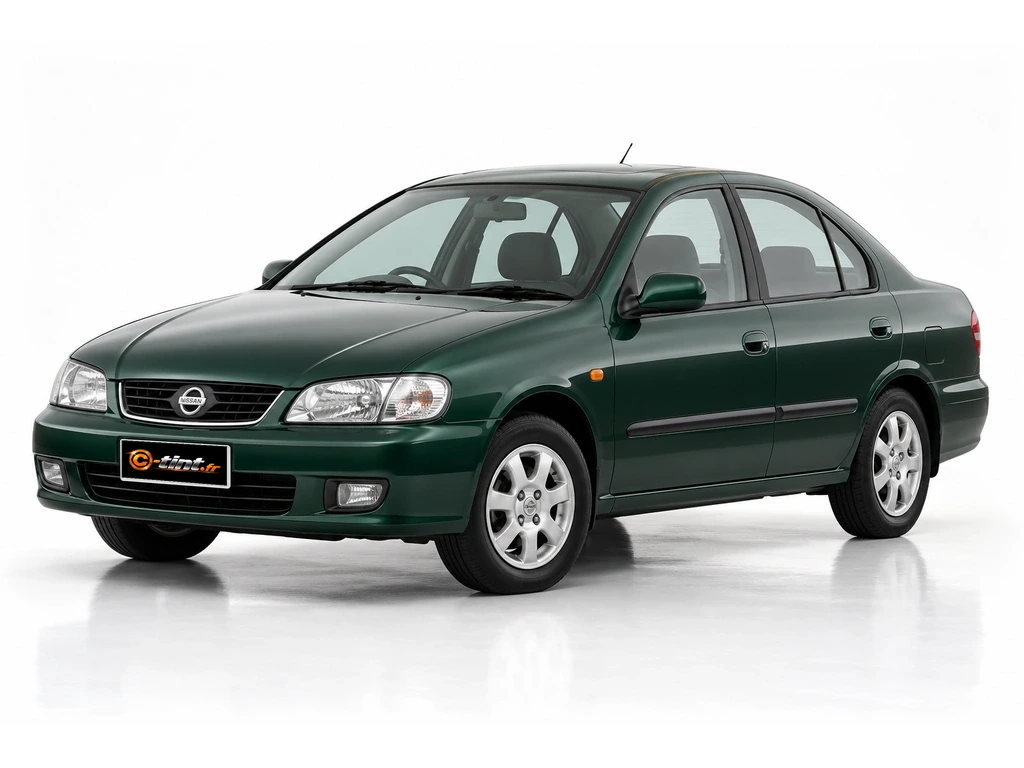 Nissan Pulsar N16 — Berline · Berline · 4 portes — vue trois-quarts avant vers la gauche