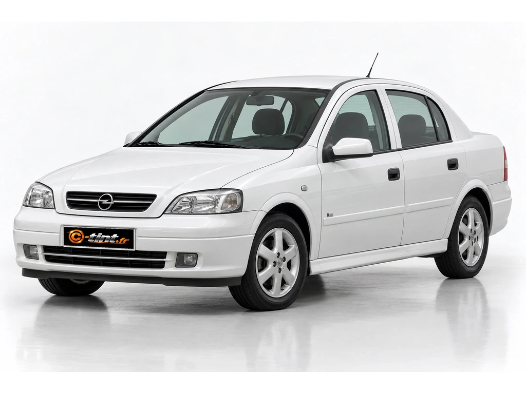 Opel Astra G — Berline · Berline · 4 portes — vue trois-quarts avant vers la gauche