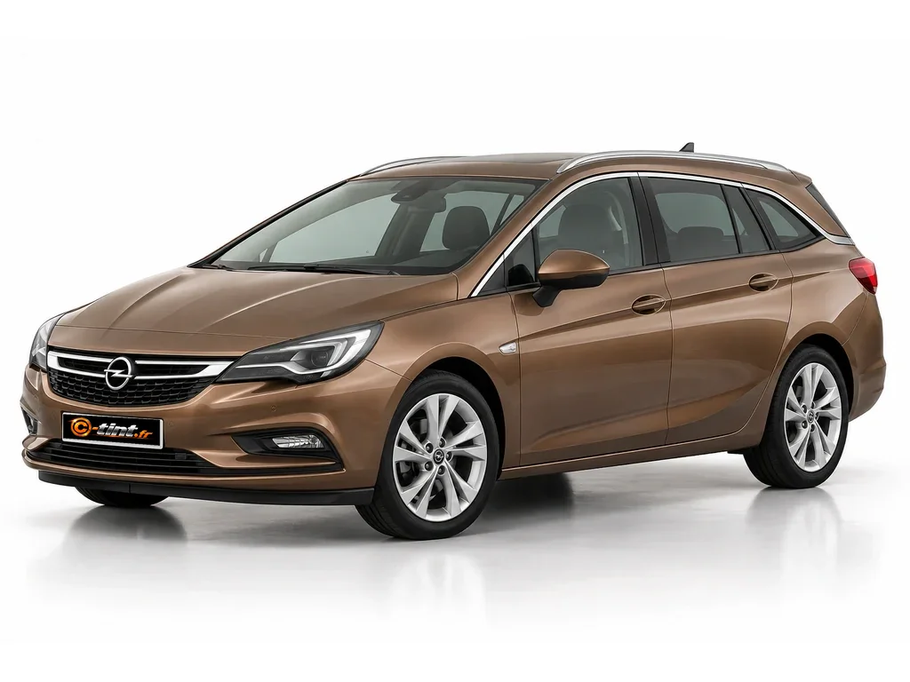 Opel Astra K — Sports Tourer · Break · 5 portes — vue trois-quarts avant vers la gauche