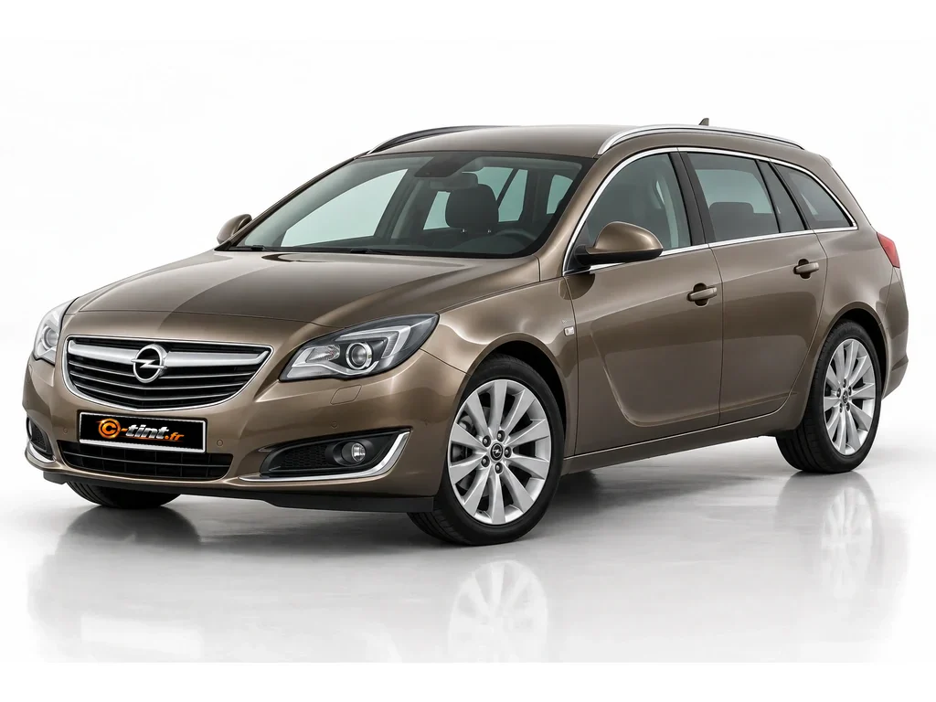 Opel Insignia A — Sports Tourer · Break · 5 portes — vue trois-quarts avant vers la gauche