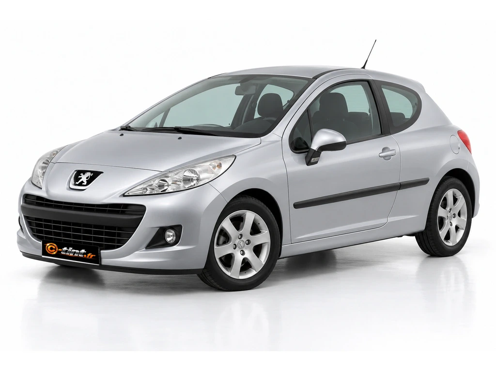 Peugeot 207 W*** · Berline compacte · 3 portes — vue trois-quarts avant vers la gauche