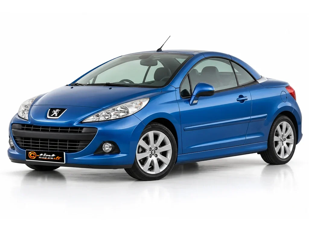 Peugeot 207 W*** — CC Cabriolet · Cabriolet · 2 portes — vue trois-quarts avant vers la gauche