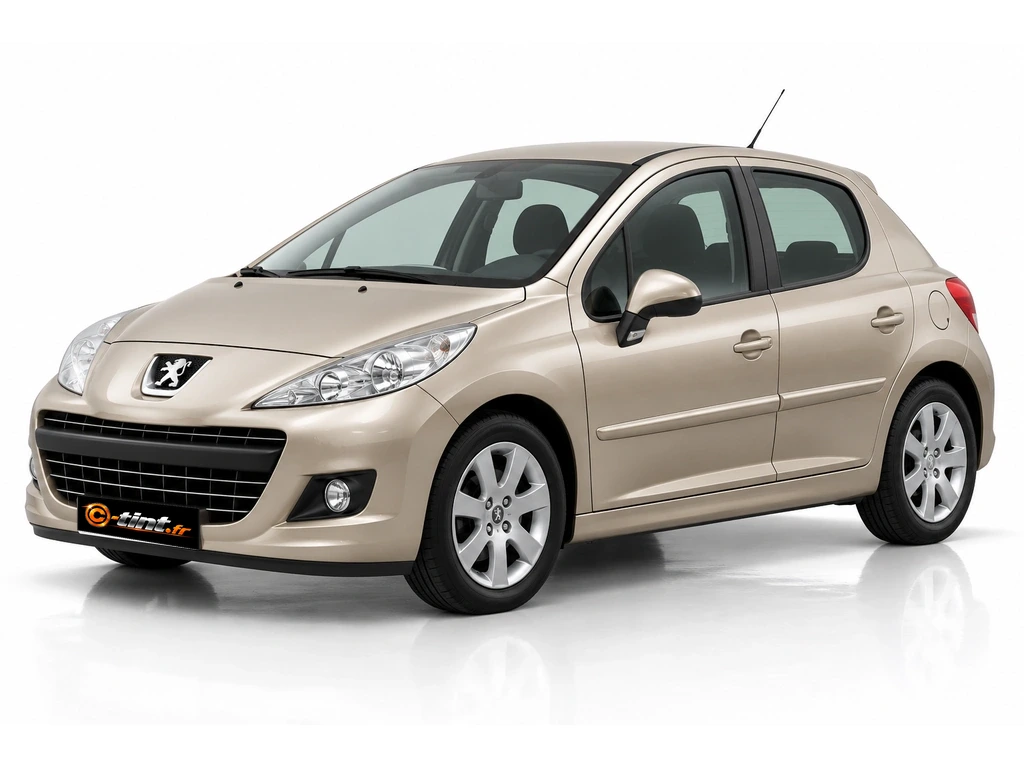 Peugeot 207 W*** — PLUS · Berline compacte · 5 portes — vue trois-quarts avant vers la gauche