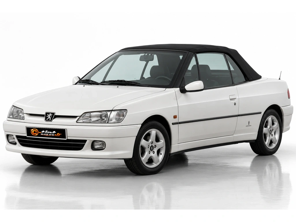 Peugeot 306 7*** — Génération 1 — Cabriolet — lunette arrière non incluse (toile) · Cabriolet · 2 portes — vue trois-quarts avant vers la gauche