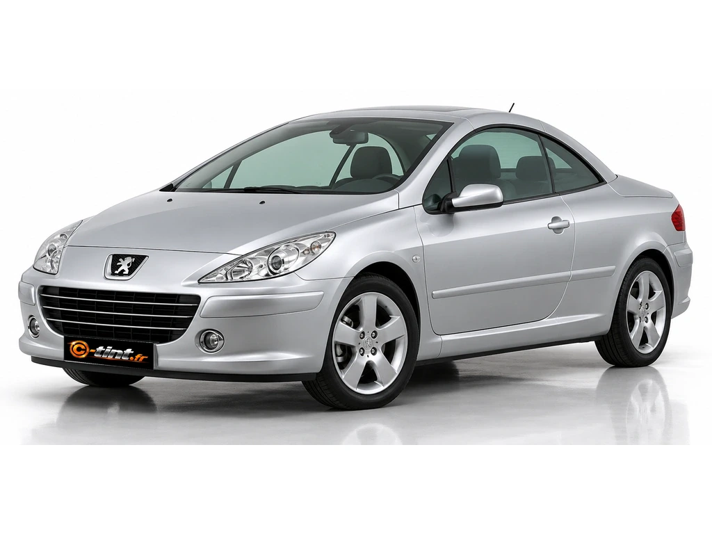 Peugeot 307 3***** — Génération 1 — CC — avec lunette · Cabriolet · 2 portes — vue trois-quarts avant vers la gauche