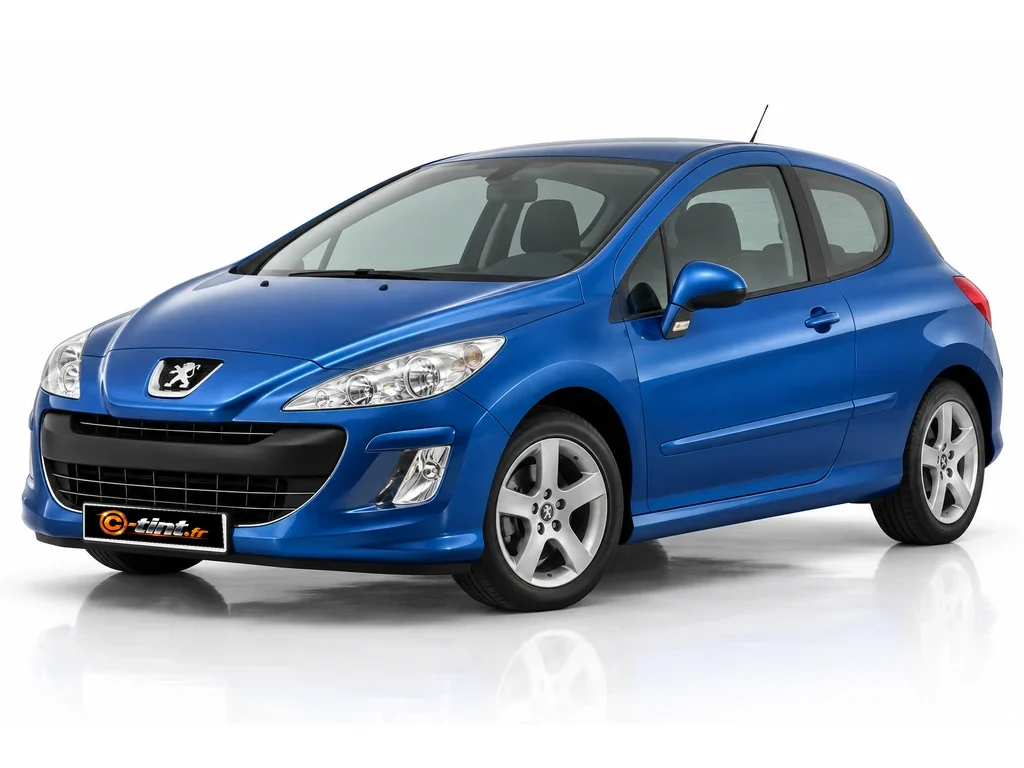 Peugeot 308 4***** — Génération 1 · Berline compacte · 3 portes — vue trois-quarts avant vers la gauche