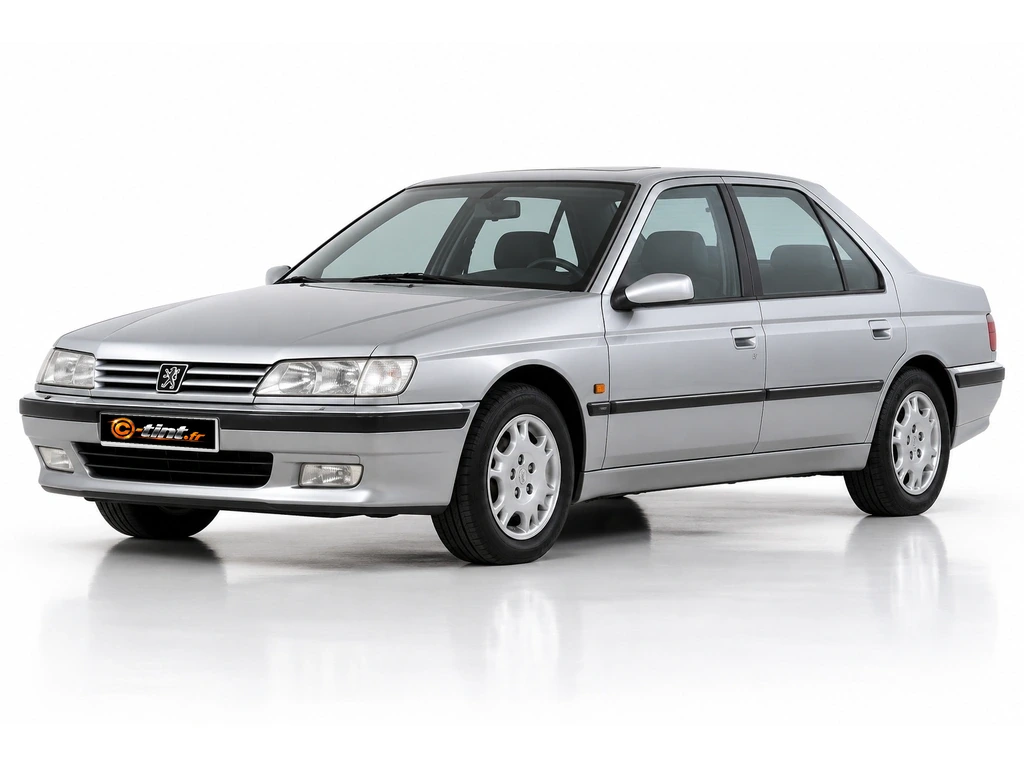 Peugeot 605 Berline · Berline · 4 portes — vue trois-quarts avant vers la gauche