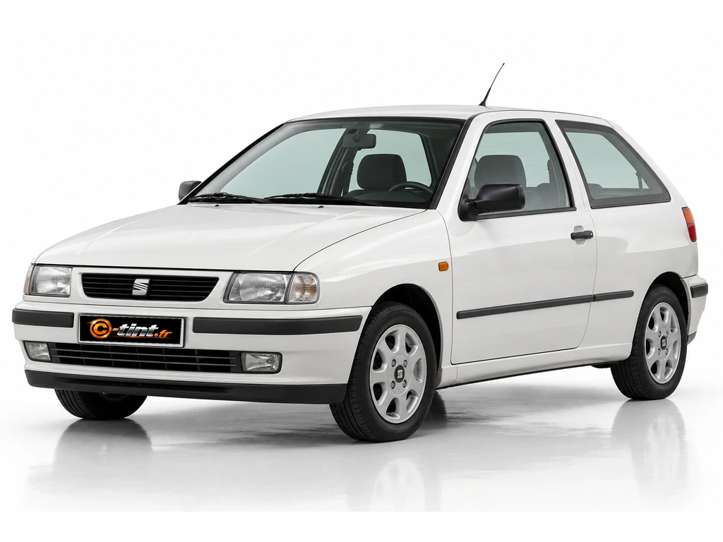 Seat Ibiza 6K — Génération 2 — (phase 1) · Berline compacte · 3 portes — vue trois-quarts avant vers la gauche