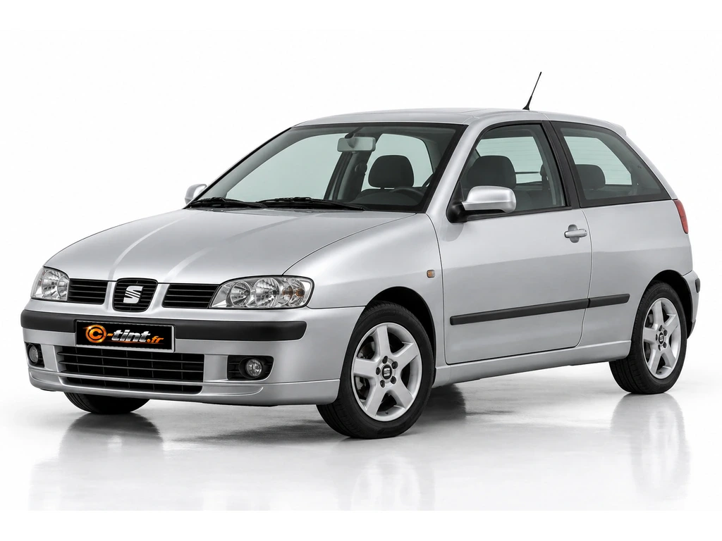 Seat Ibiza 6K2 — Génération 2 — (phase 2) · Berline compacte · 3 portes — vue trois-quarts avant vers la gauche