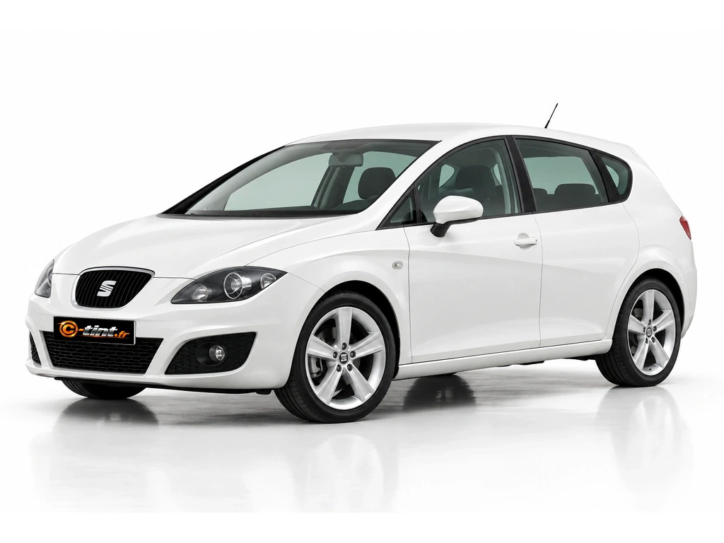 Seat Leon 1P — Génération 2 — Phase 2 · Berline compacte · 5 portes — vue trois-quarts avant vers la gauche