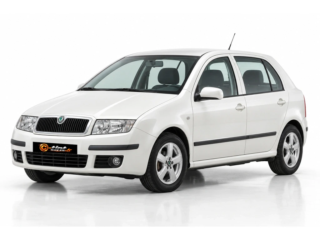 Skoda Fabia 6Y — Génération 1 · Berline compacte · 5 portes — vue trois-quarts avant vers la gauche