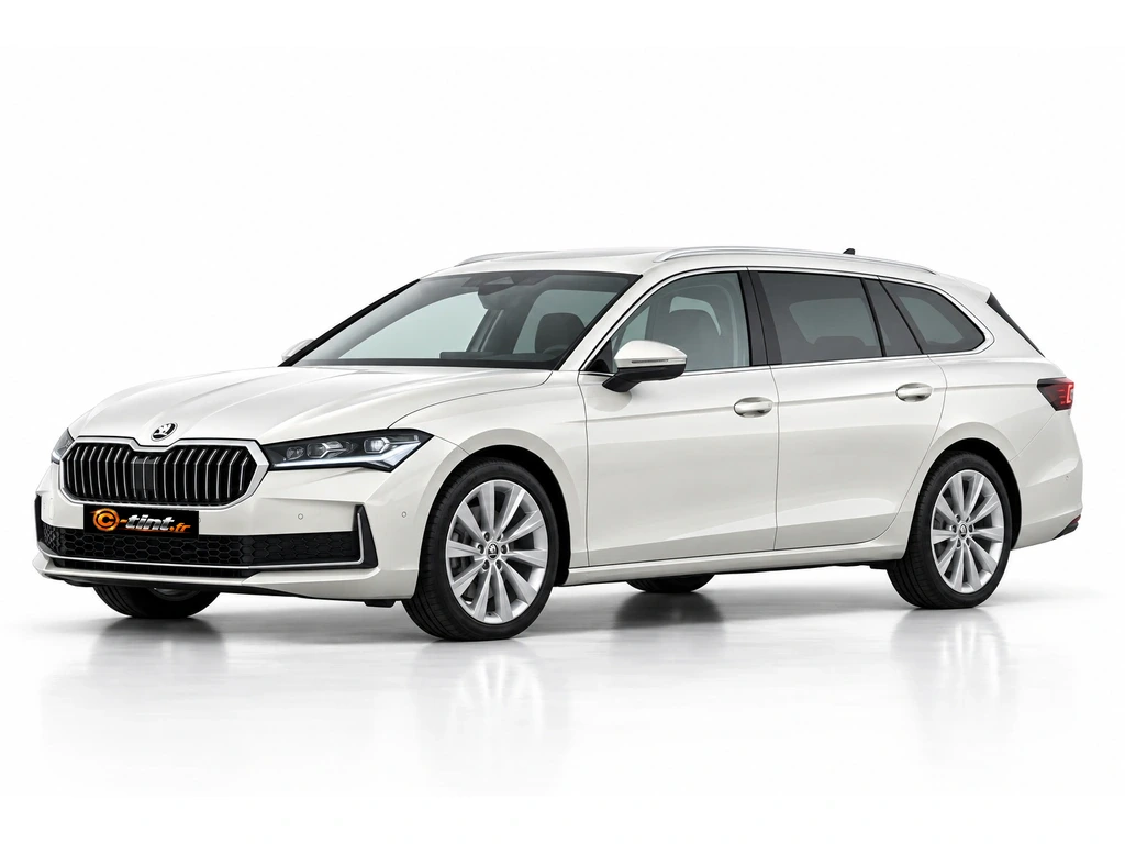 Skoda Superb Génération 4 — Combi Break · Break · 5 portes — vue trois-quarts avant vers la gauche